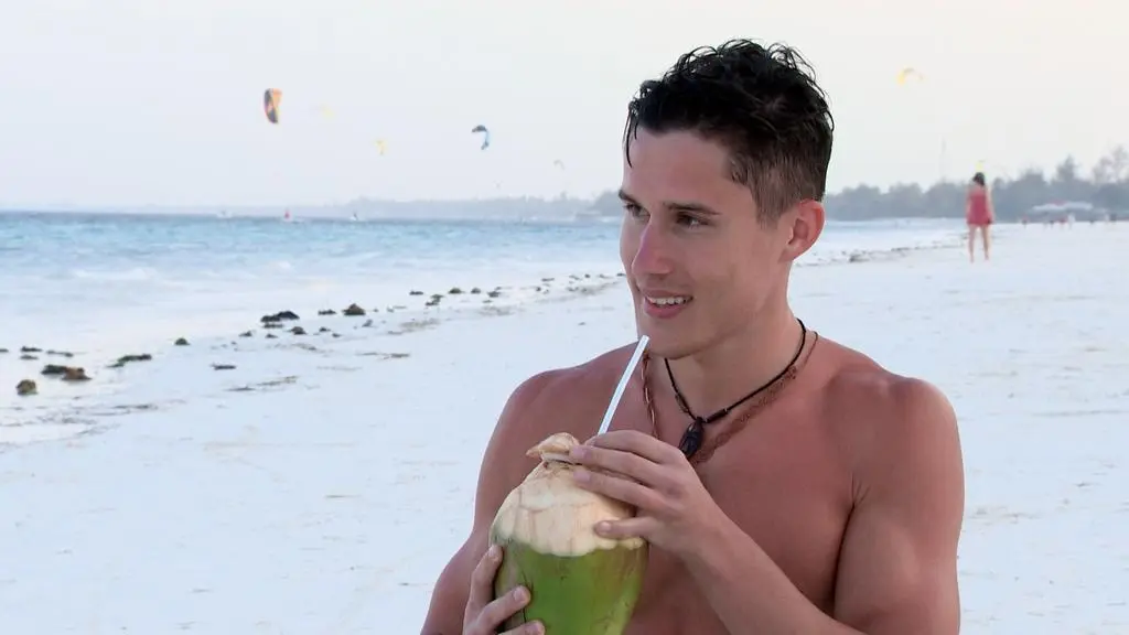 Hotel Paradise 3: Maurycy na randce 