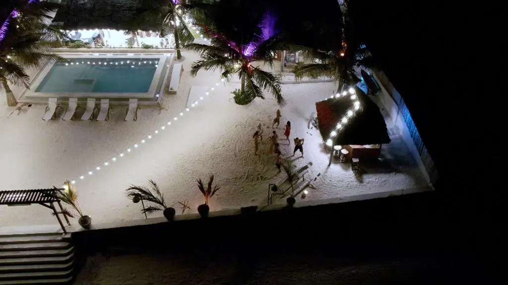Hotel Paradise 3: Nocą w raju