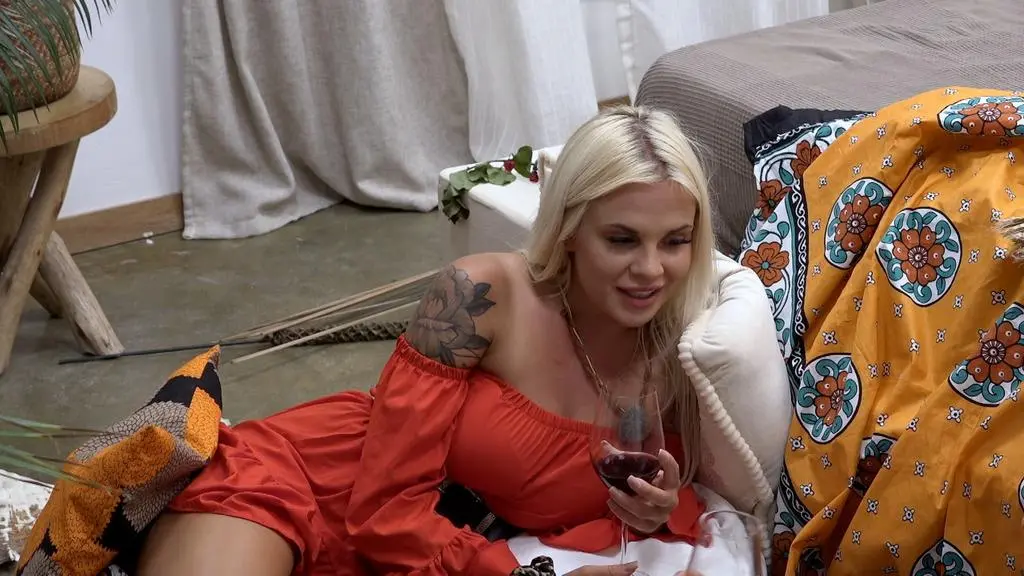 Hotel Paradise 3: Ola