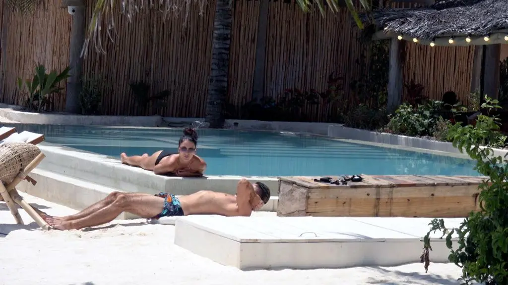 Hotel Paradise 3: Relaks nad basenem