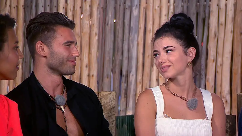 Hotel Paradise 3: Sara, Kamil, Kara