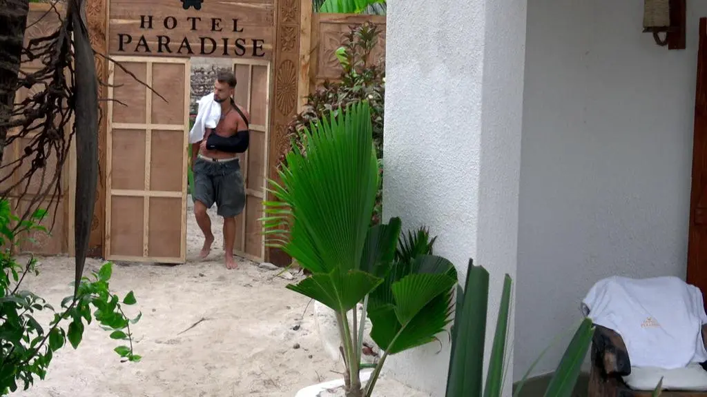 Hotel Paradise 3: Sebastian