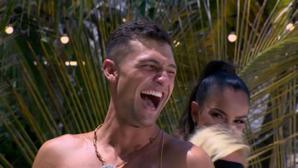 Hotel Paradise 3: Simon i Klaudia El Dursi