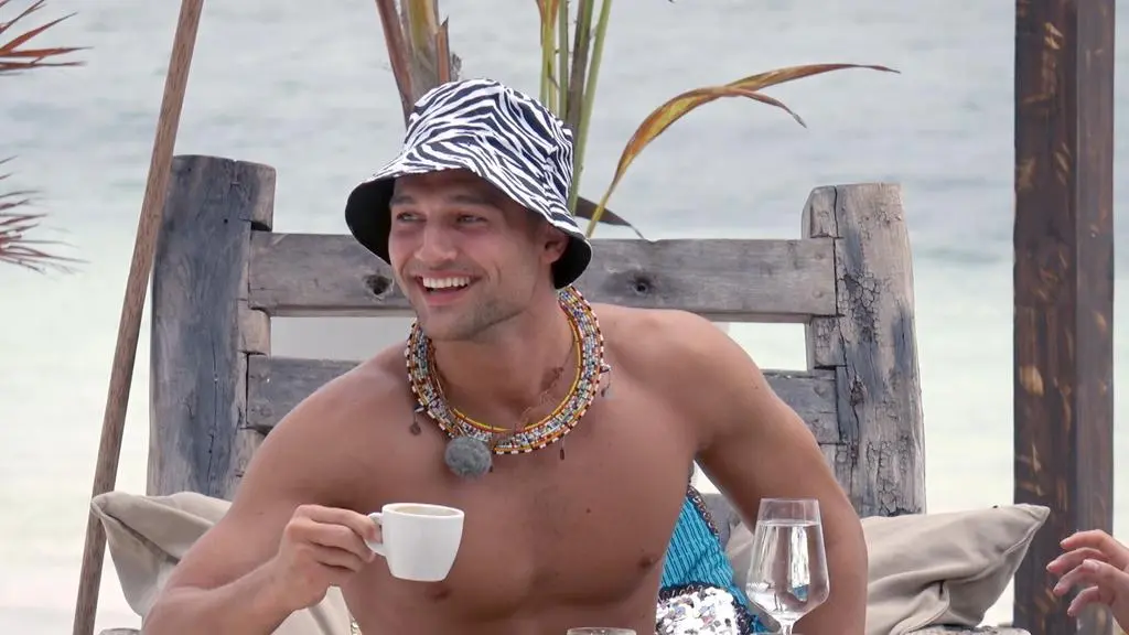 Hotel Paradise 3: Simon