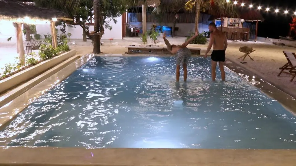 Hotel Paradise 3: Wieczór w raju!