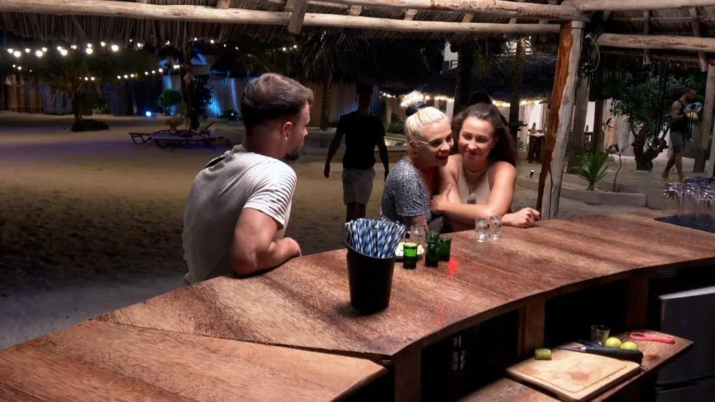 Hotel Paradise 3: Wieczór w raju!