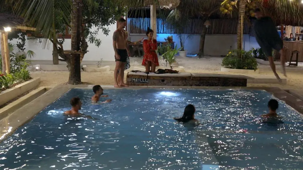 Hotel Paradise 3: Wieczór w raju!