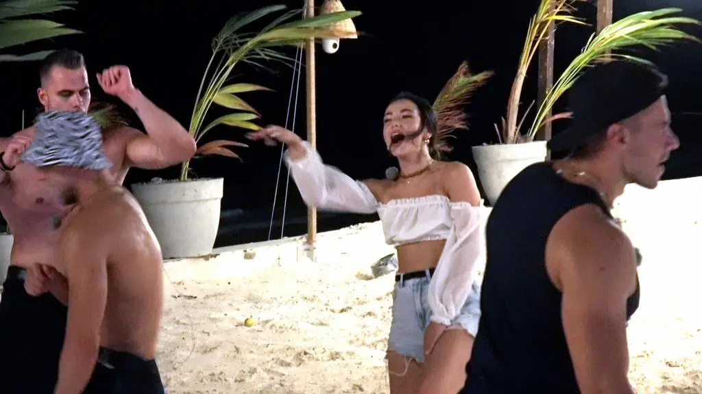 Hotel Paradise 3: Wieczór w raju 
