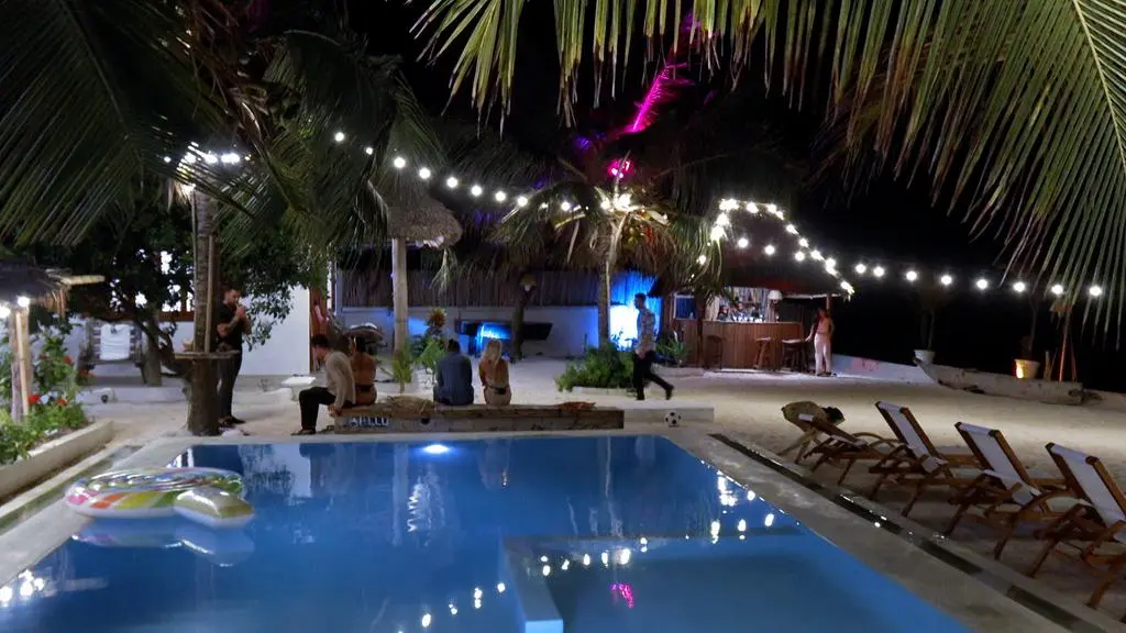 Hotel Paradise 3: Wieczór w raju!