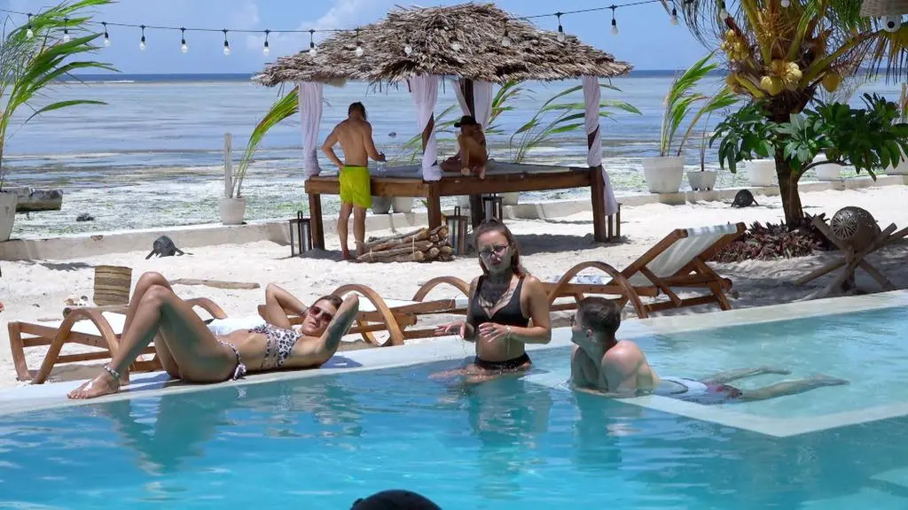 Hotel Paradise 4: Dzień w raju 