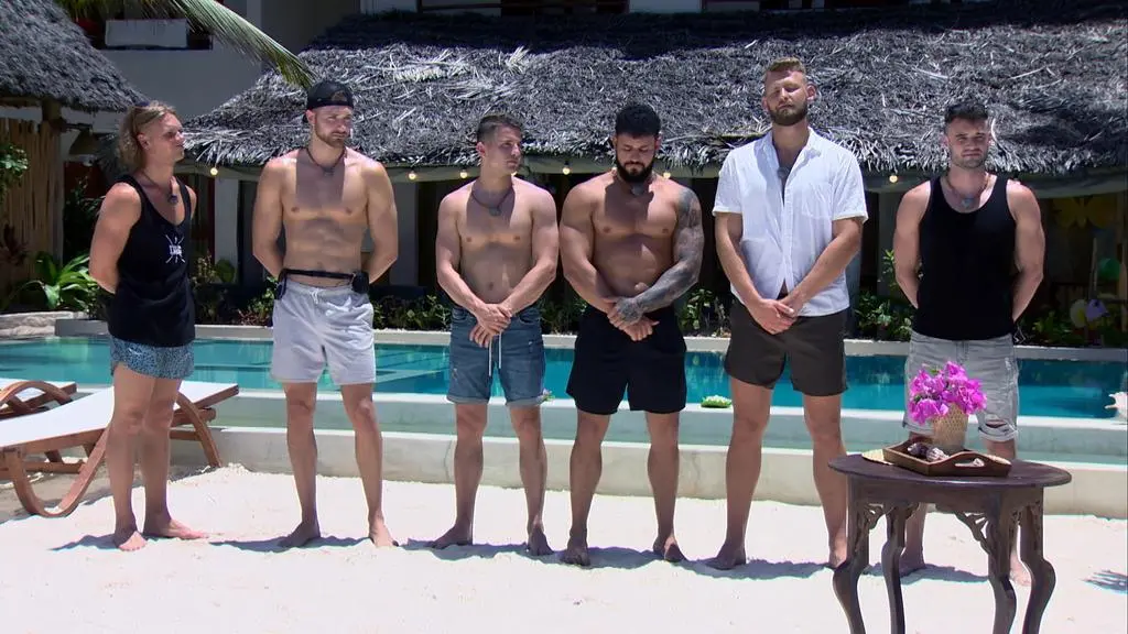 Hotel Paradise 4: Gra w pocałunki