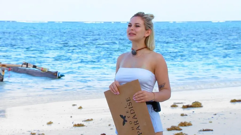 Hotel Paradise 4: Karolina