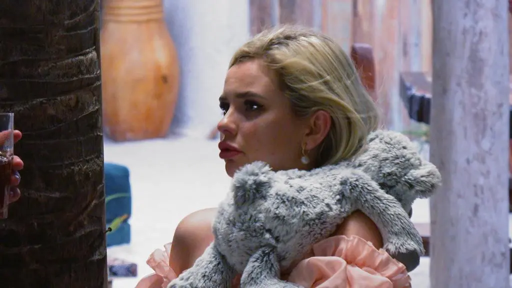 Hotel Paradise 4: Karolina