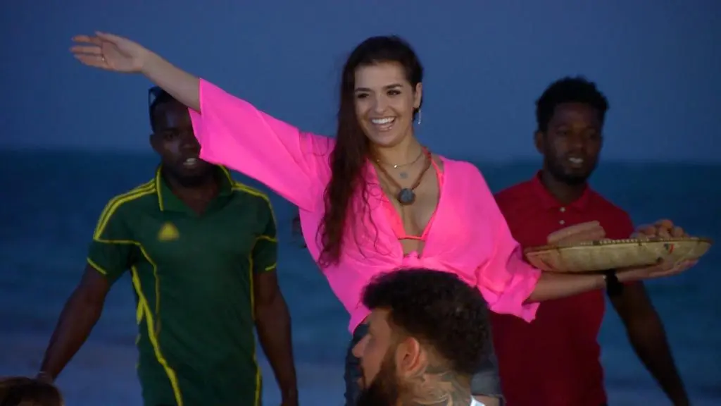 Hotel Paradise 4: Kasia wchodzi do raju!