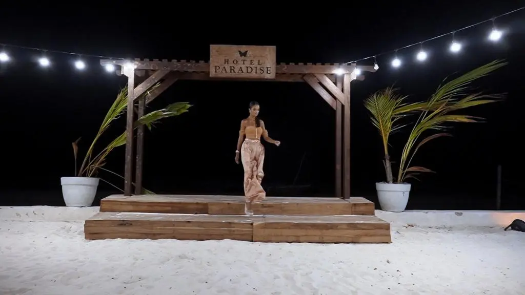Hotel Paradise 4: Klaudia El Dursi
