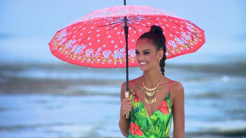 Hotel Paradise 4: Klaudia EL Dursi