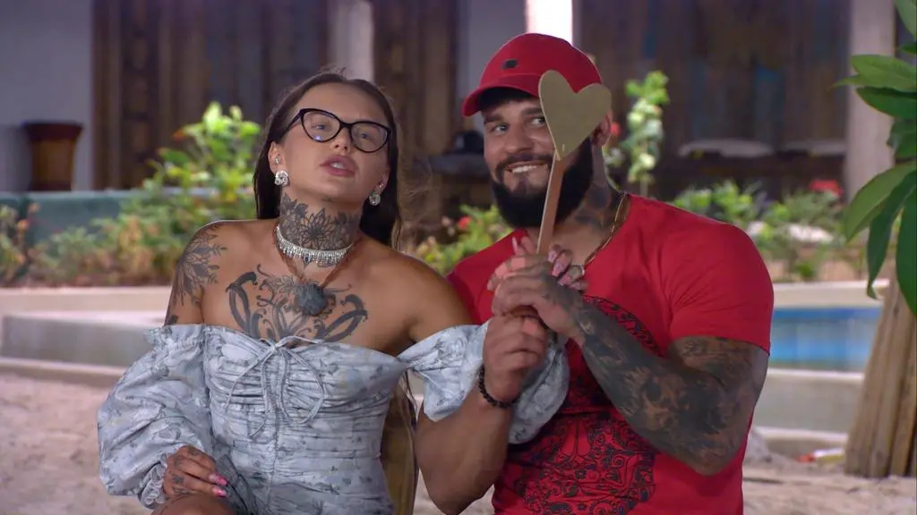 Hotel Paradise 4: Launo i Przemek