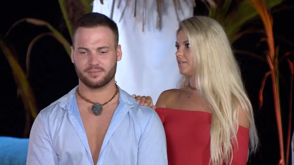 Hotel Paradise 4: Łuki i Inga