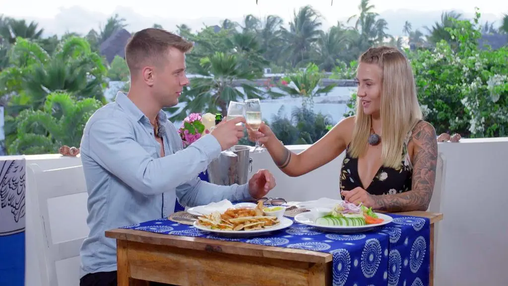 Hotel Paradise 4: Mike i Sara