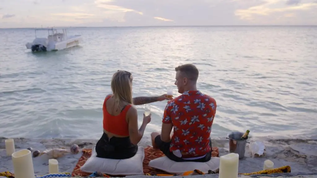 Hotel Paradise 4: Mike i Sara