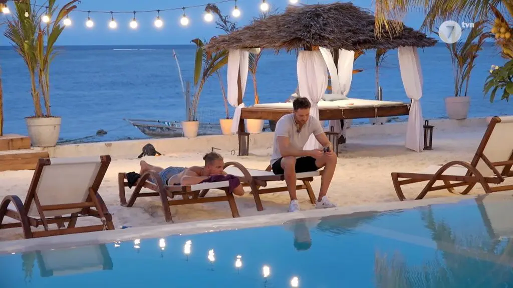 Hotel Paradise 4: Miłosz i Mateusz