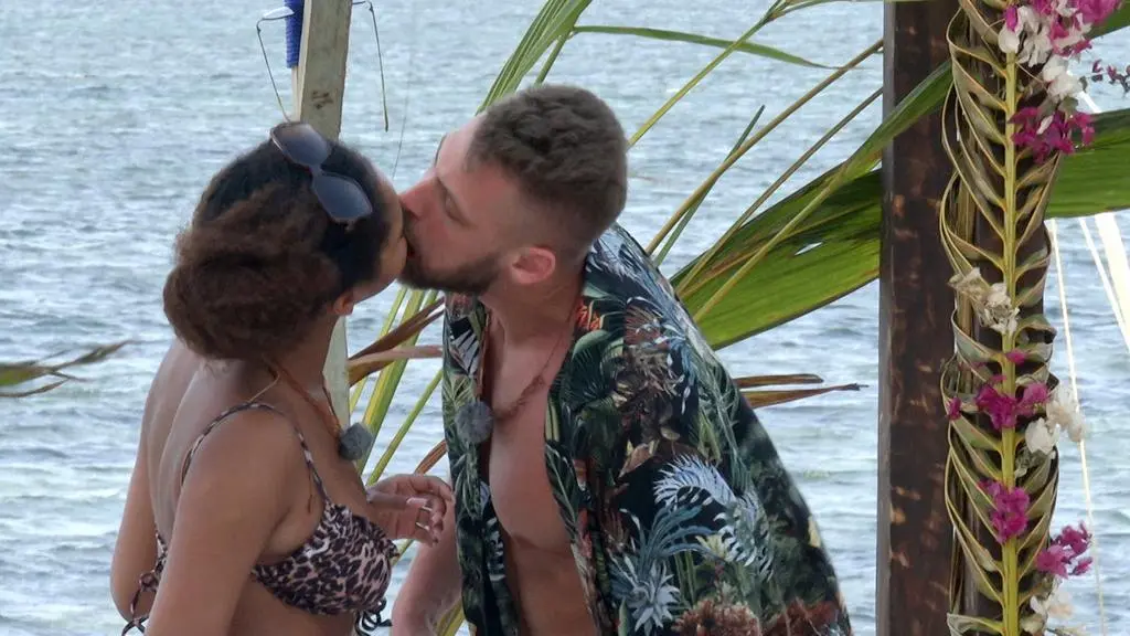 Hotel Paradise 4 : Natalia i Łukasz