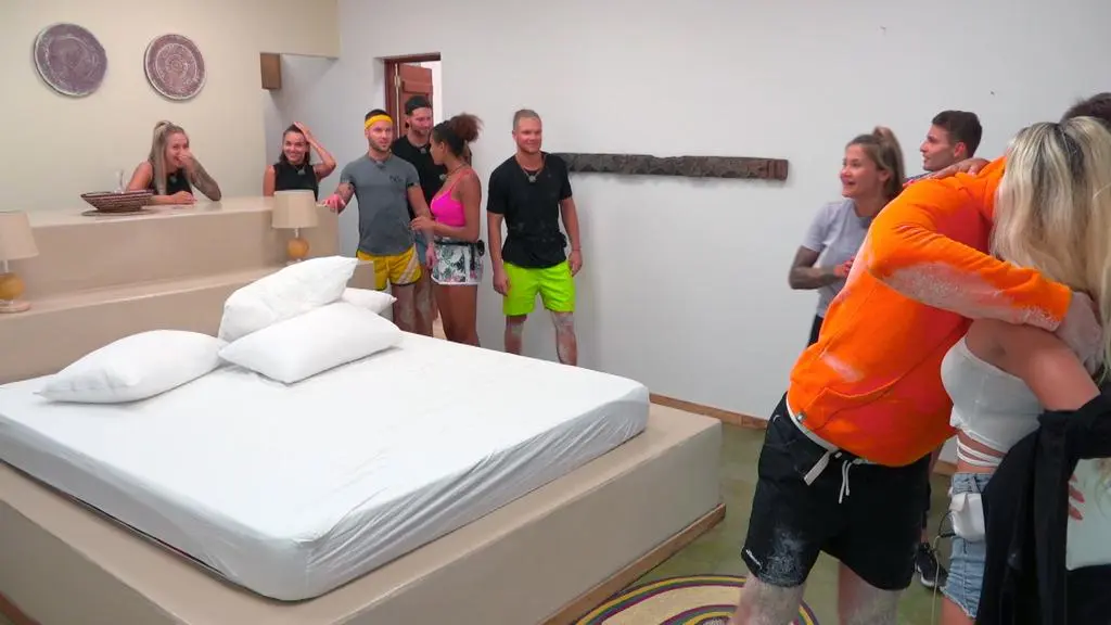 Hotel Paradise 4: Powitanie Janka i Ingi