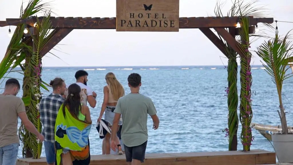 Hotel Paradise 4: Uczestnicy