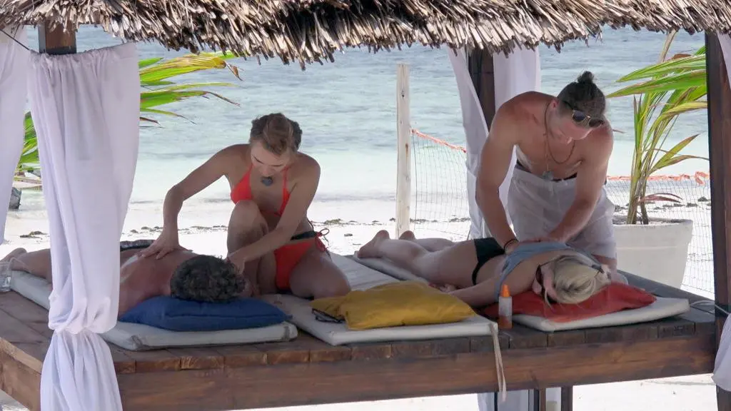 Hotel Paradise 4: Uczestnicy podczas masażu