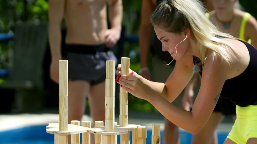 Hotel Paradise 5: Karolina