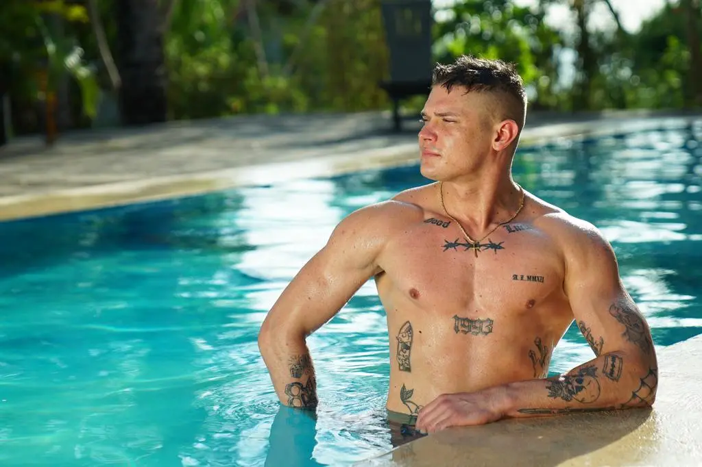 Hotel Paradise 5: Konrad