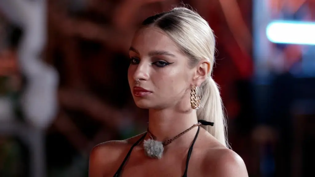 Hotel Paradise 5: Laura