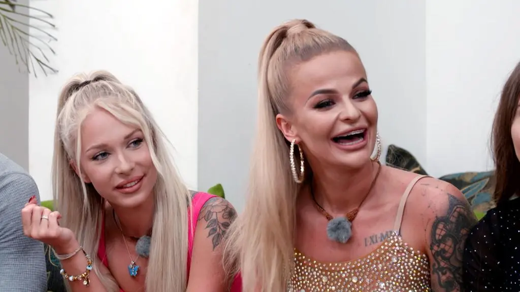 Hotel Paradise 5: Oliwia i Dominika