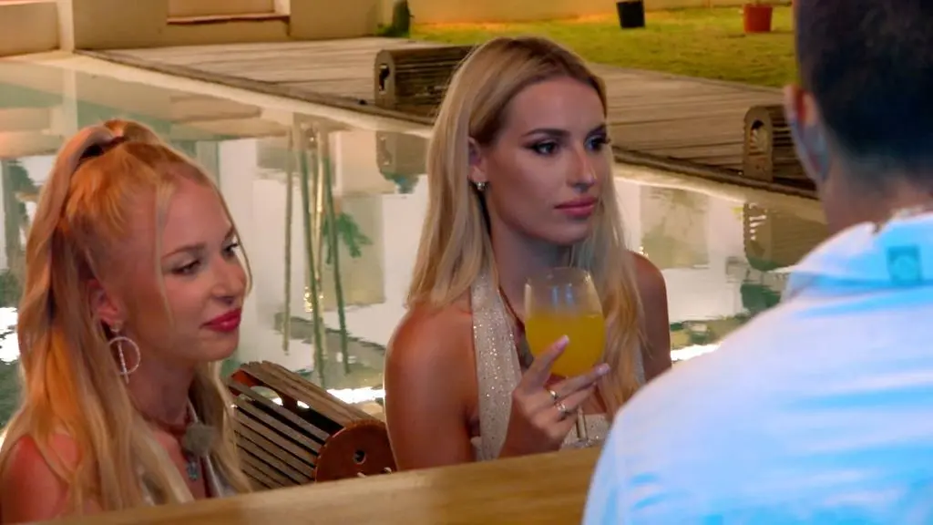 Hotel Paradise 5: Oliwia i Wiktoria 