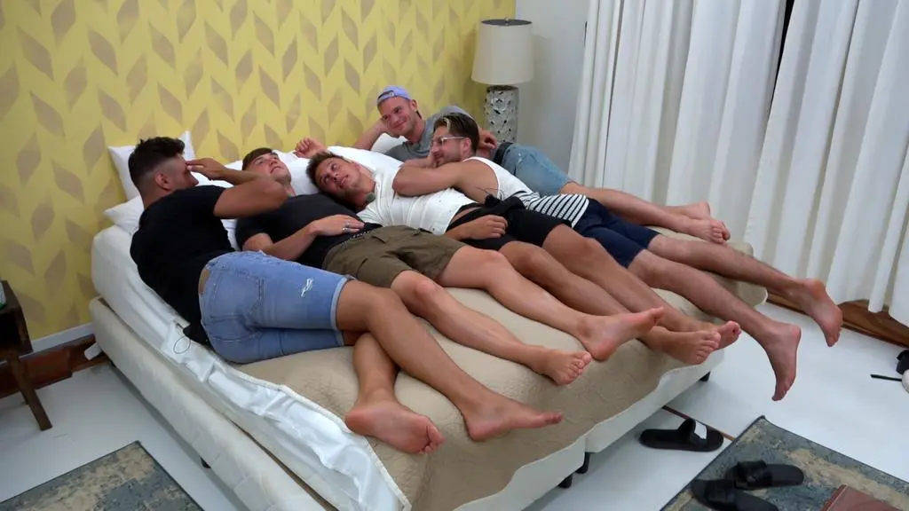 Hotel Paradise 5: Panowie