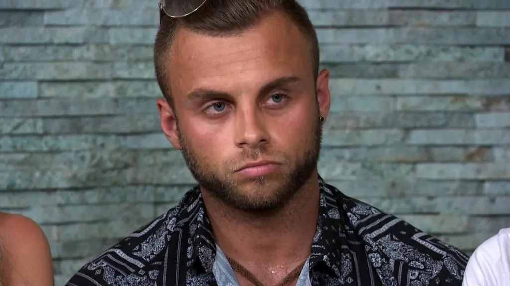 Hotel Paradise: Chris