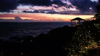 Hotel Paradise: Wieczór na Bali
