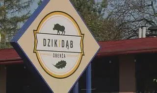 Dawna Pizza Bella zamieniła się w Oberżę Dzik i Dąb. Ze stołów zniknęły brzydkie ceraty, a zamiast tego pojawiła się piękna zastawa. Na kolację zaserwowano chrupiące zapiekanki pomysłu Magdy Gessler, warzywną zupę purpurową z musem malinowym, sałatkę z buraków i rzodkiewek oraz chrupiące schabowe - wieprzowe i z dzika! Czy zmiana z pizzeri w restaurację opłaci się nowym właścicielom? My jesteśmy na tak! 