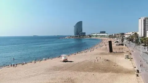 "Jestem z Polski": poranek na plaży w Barcelonie 