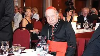 Kardynał Stanisław Dziwisz podczas gali Wiktory 2008
