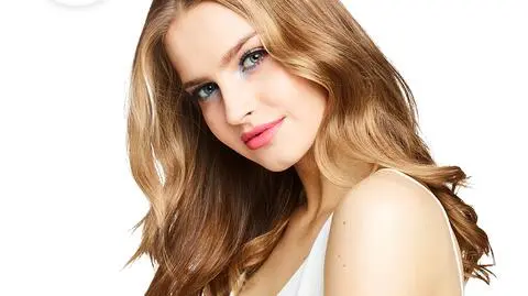 Karolina Pisarek w kampanii kosmetyków