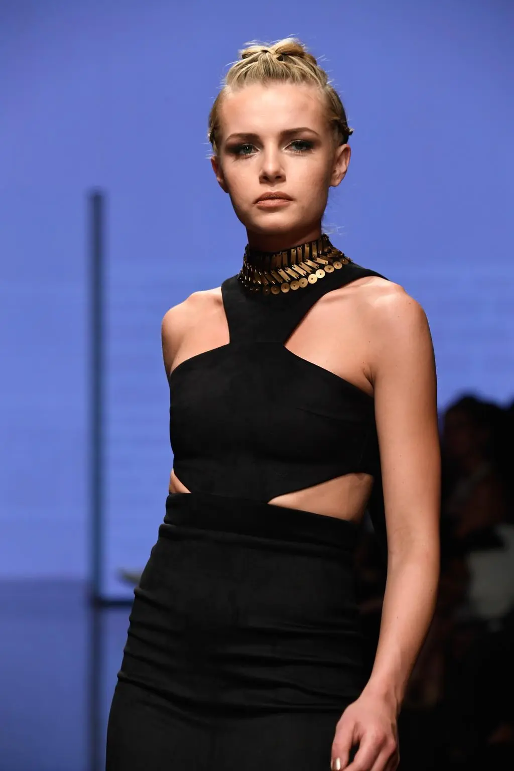 Kasia Szklarczyk na pokazie Usama Ishtay