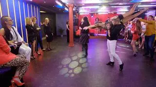 Lekcja tańca w 5. odcinku "Projektu Lady"