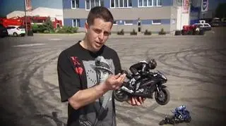 Motocykle nie muszą być duże, żeby dawały frajdę - dowiódł tego Łukasz Zarębski w swoim teście zdalnie sterowanych jednośladów!