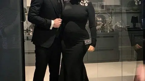 Małgorzata Rozenek-Majdan w sukience eksponującej ciążowy brzuszek