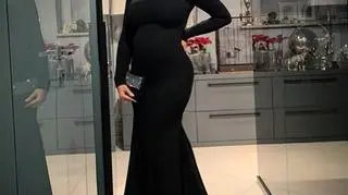 Małgorzata Rozenek-Majdan w sukience eksponującej ciążowy brzuszek
