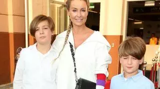 Małgorzata Rozenek-Majdan z synami na Wielkim Meczu, na który zabrała też Agnieszkę, uczestniczkę swojego programu