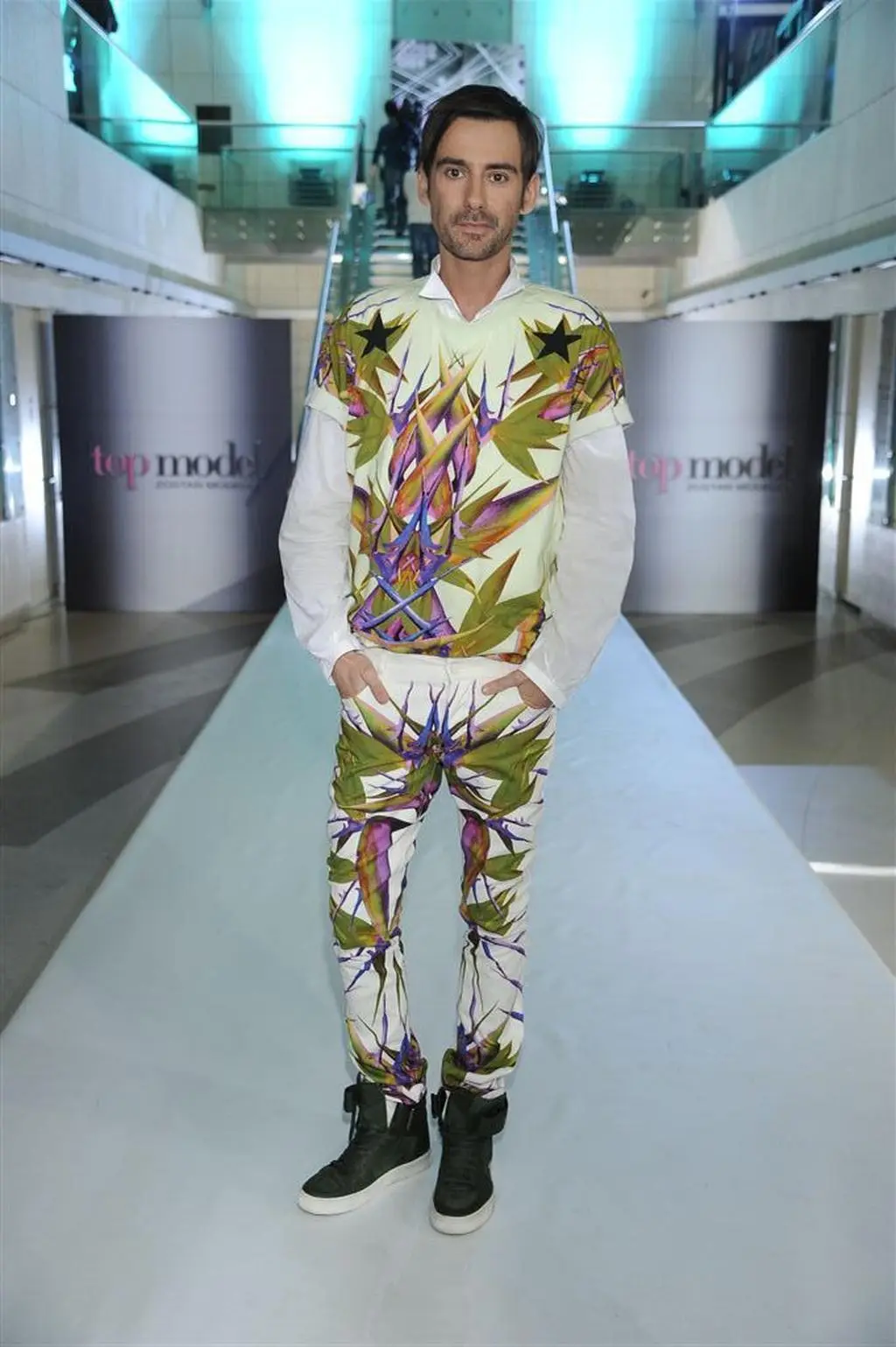 Marcin Tyszka (prawie) cały w Givenchy