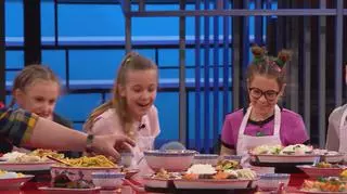 W tym odcinku Juniorzy będą musieli zmierzyć się z kuchnią chińską. Jak im to wyjdzie? Oglądaj MasterChefa w niedzielę, 17.04 o 20:00 w TVN i w Playerze!
