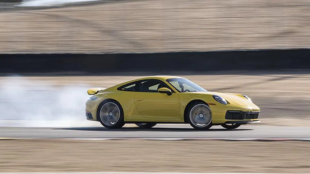 MotorTrend - Best Driver's Car 2019